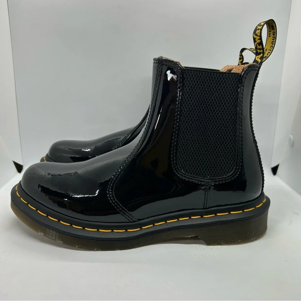 Dr. Martens 2976 Black Patent Leather Chelsea Boot Womens Size 7 - Picture 2 of 9
